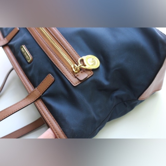 Michael Kors tote bag - Picture 9 of 15